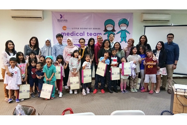 Tak Harus Panik, Begini Cara Tangani Anak Demam