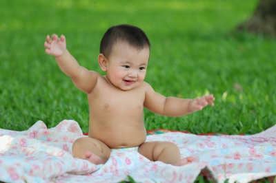 Perhatikan Hal Ini saat Menjemur Bayi (1)