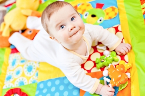 Brain Games untuk Bayi 3-6 Bulan