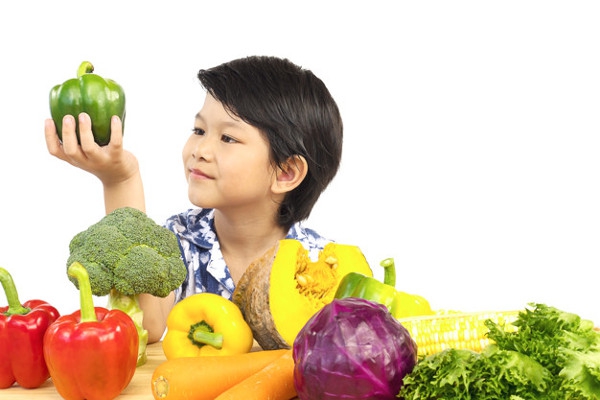 5 Hal yang Harus Ada di Piring Makan Anak