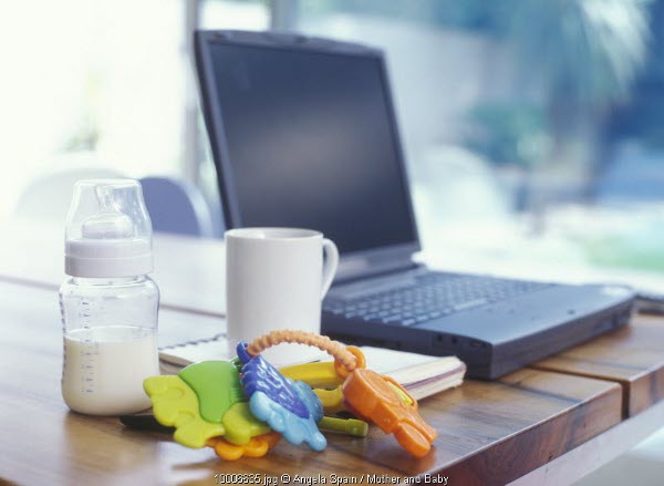 Tetap Sukses Menyusui Sambil Bekerja