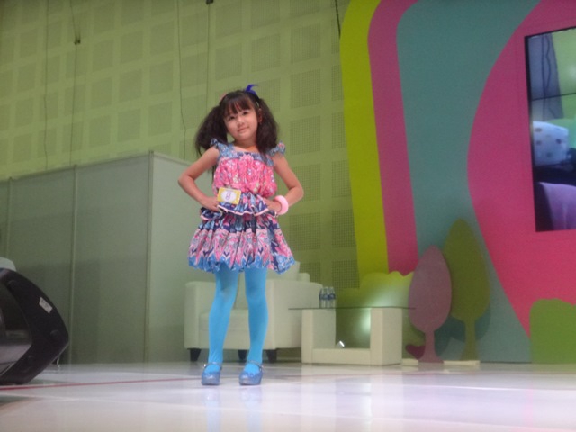 Penuh Warna di Costume Competition & Fashion Show 