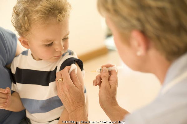 Pentingnya Memberikan Imunisasi untuk Anak 
