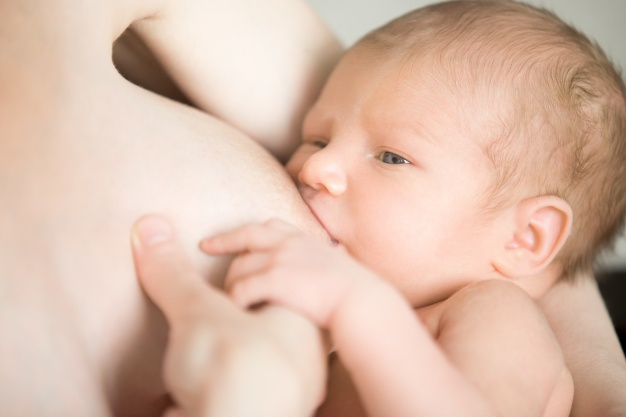 Begini Cara Memberikan ASI untuk Bayi Prematur