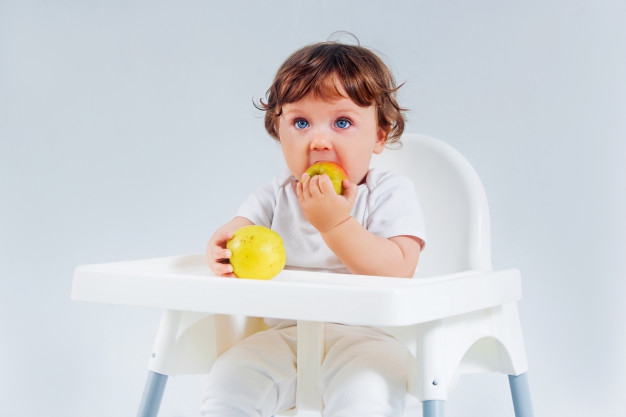 Buah yang Perlu Dihindari Bayi saat Masa Awal MPASI