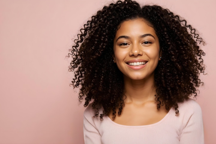 Tampil Stunning! Ini Model Rambut Keriting Wanita Terbaik dan Cara Merawatnya