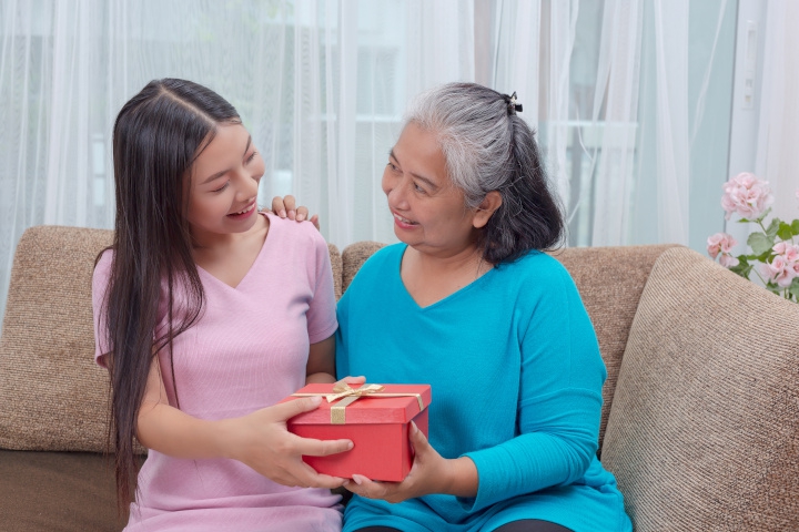 30 Ucapan Ulang Tahun untuk Mertua yang Penuh Makna