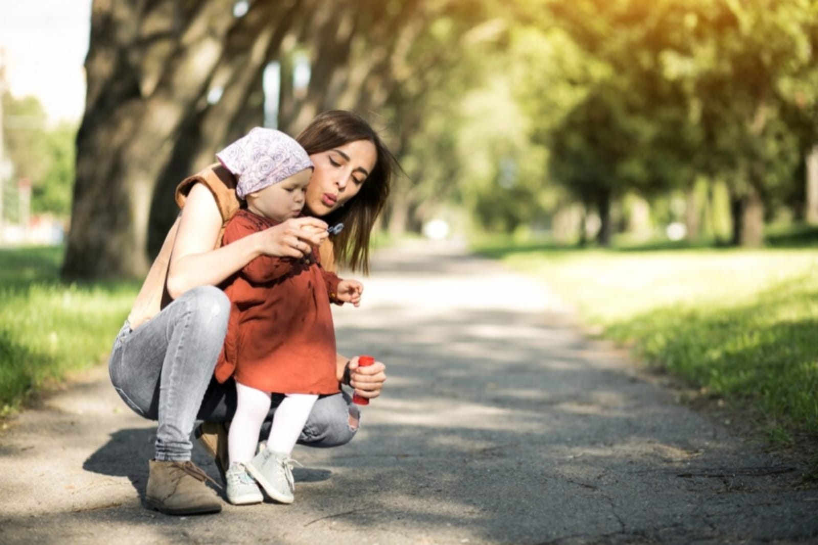 Berhubungan dengan Inner Child, Ini 7 Arti Mimpi Bermain dengan Anak Kecil Perempuan