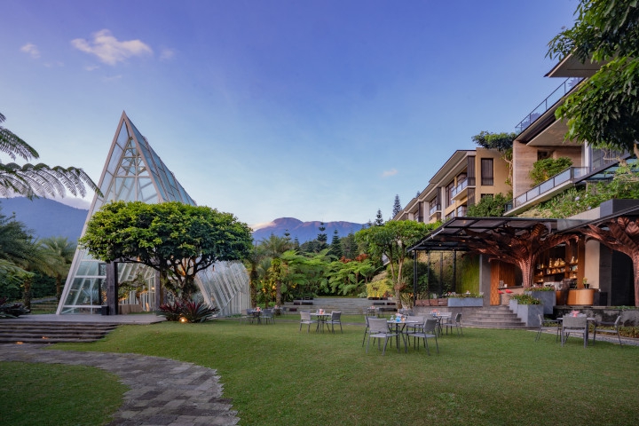 Rekomendasi Resort untuk Rayakan Natal dan Tahun Baru