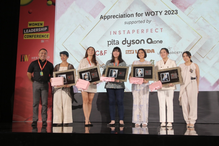 11 Wanita Inspiratif Terima Apresiasi dari Her World Indonesia sebagai Women of The Year 2023