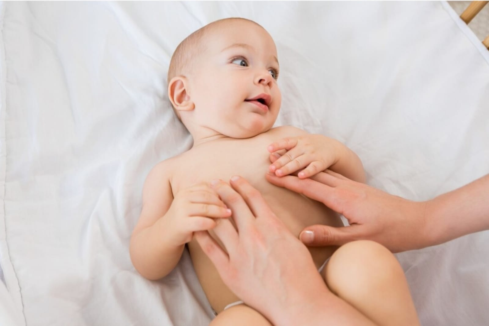 Selain Atasi Kembung, Ini Manfaat Pijat ILU "I Love You" untuk Bayi