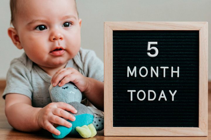 Begini Tahap Perkembangan Bayi 5 Bulan yang Perlu Dipahami