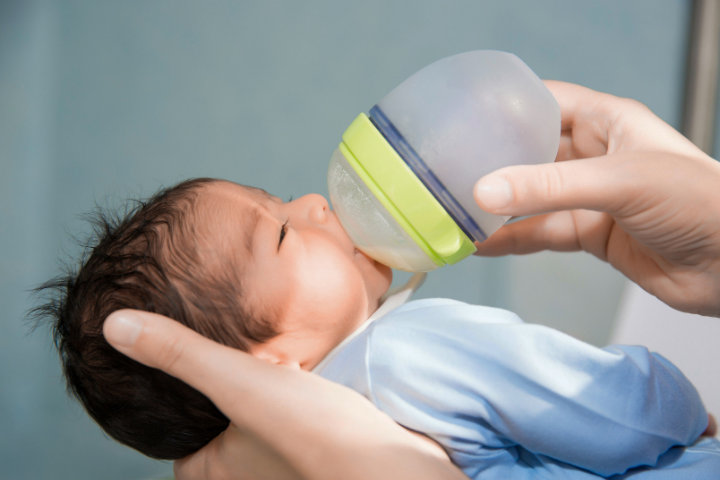 Berapa Lama ASI Sisa Minum Bayi Boleh Disimpan?