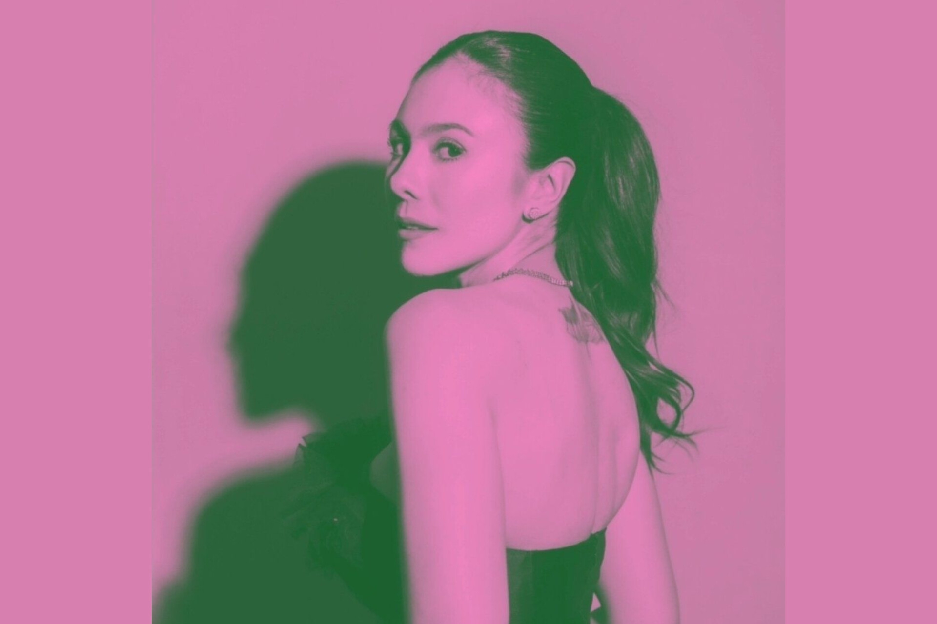 Deretan Artis Wanita yang Ganti Foto Profil Brave Pink Hero Green