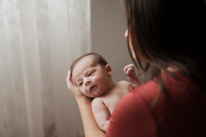 Ini Penyebab Kepala Bayi Terasa Panas Tapi Badannya Tidak