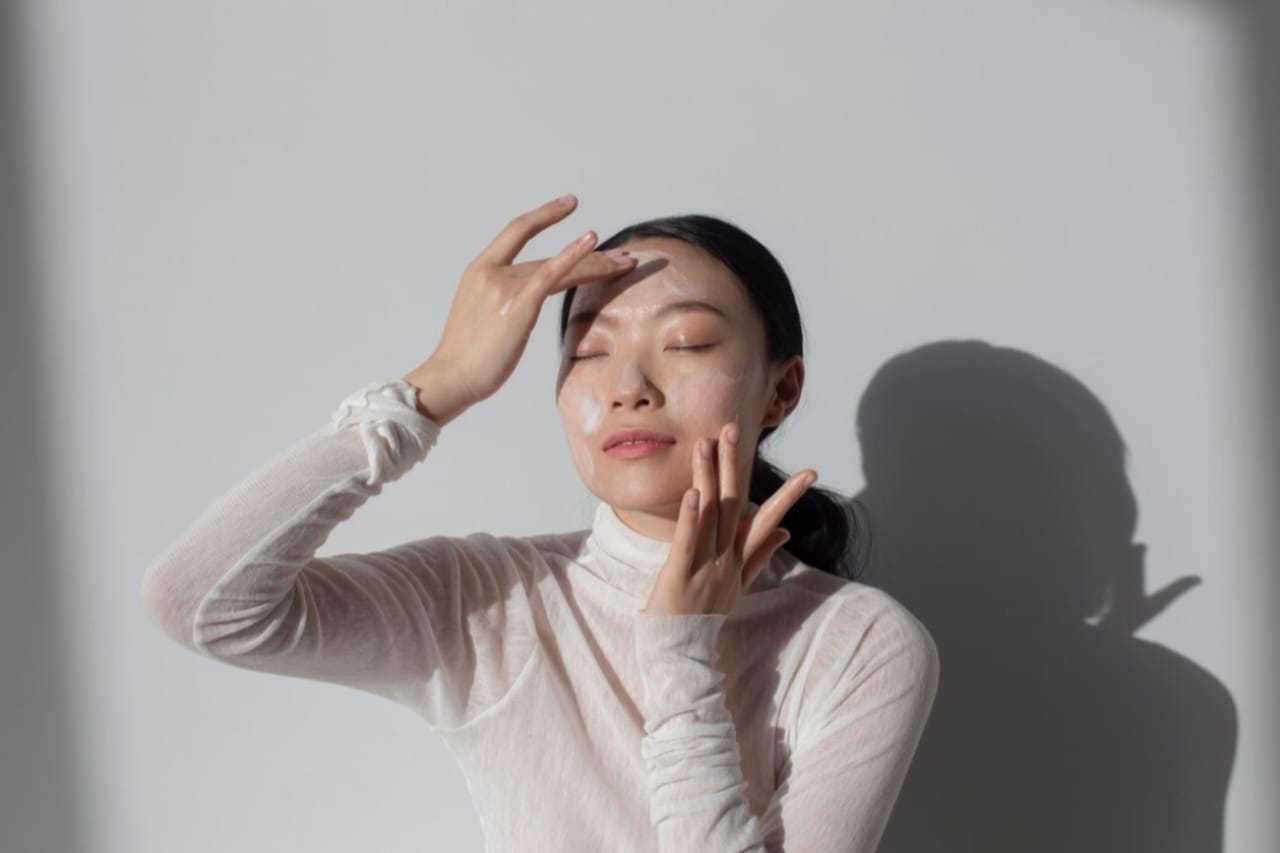 10 Rekomendasi Sunscreen untuk Kulit Kombinasi dan Kusam