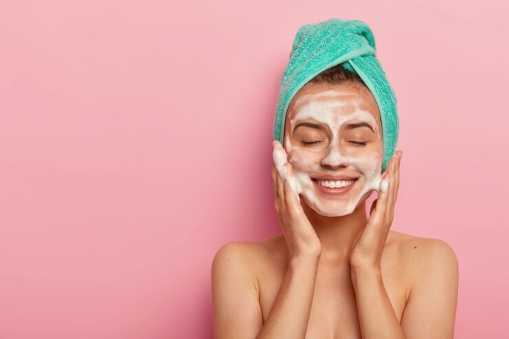 Rekomendasi Facial Wash untuk Kulit Kering