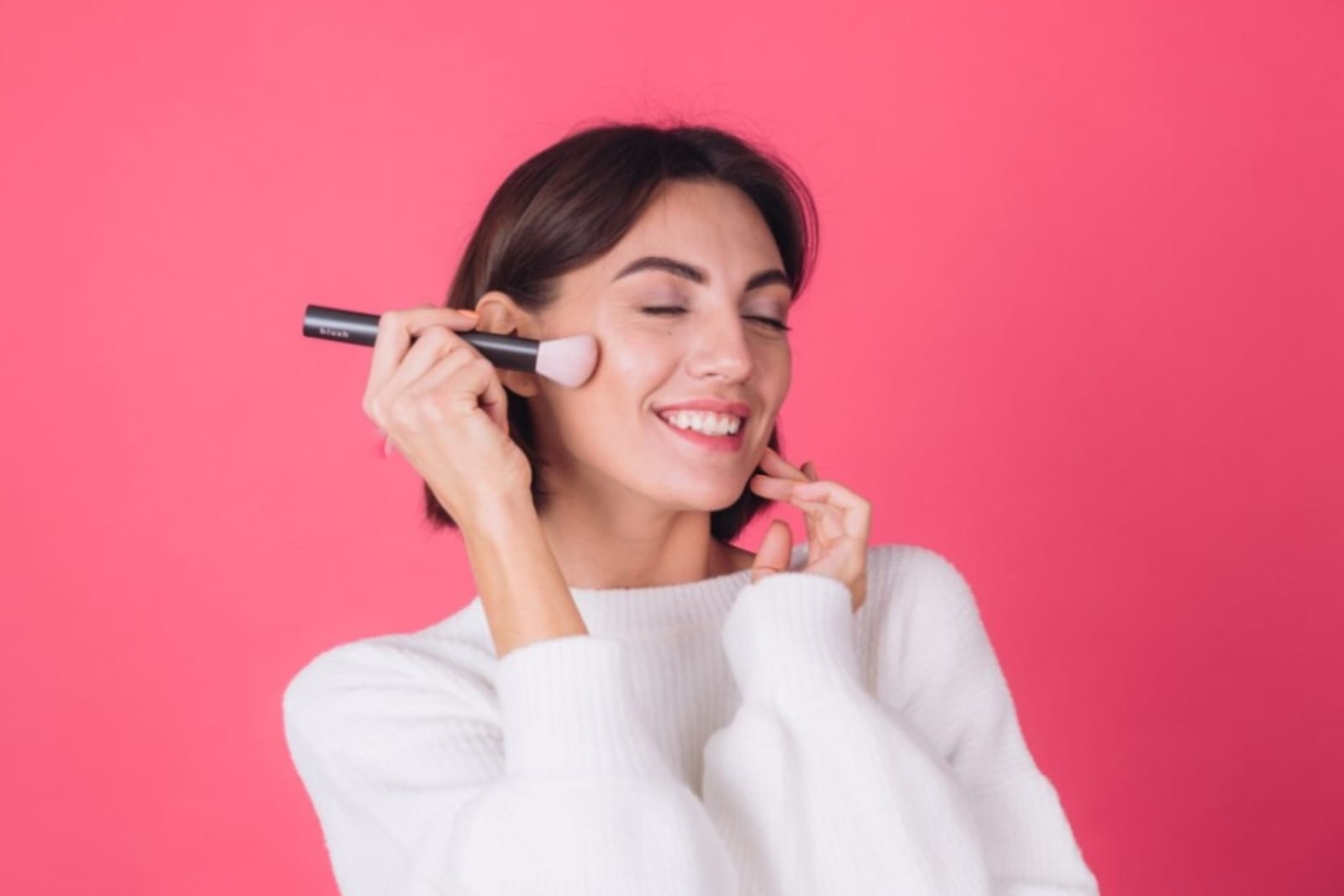 8 Rekomendasi Foundation yang Aman untuk Ibu Hamil