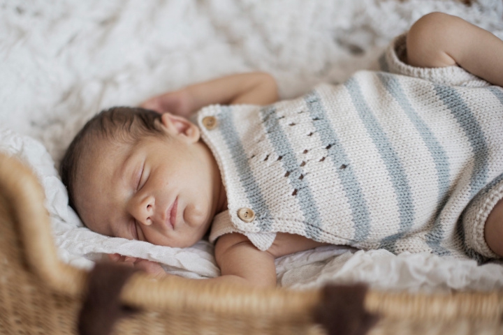 Bayi Sering Ngulet Sampai Melengkung? Ini Penyebab dan Cara Mengatasinya