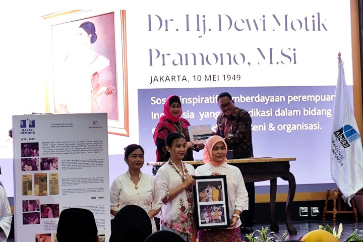 Dewi Motik Serahkan Dokumentasi Pribadinya ke ANRI untuk Motivasi Pergerakan Perempuan