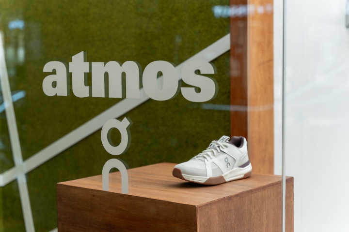 THE ROGER Clubhouse Pro atmos: Sepatu Tenis dengan Sentuhan Roger Federer