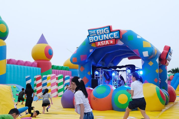 Wahana Inflatable Terbesar dan Pertama di Asia Tenggara Hadir di Indonesia