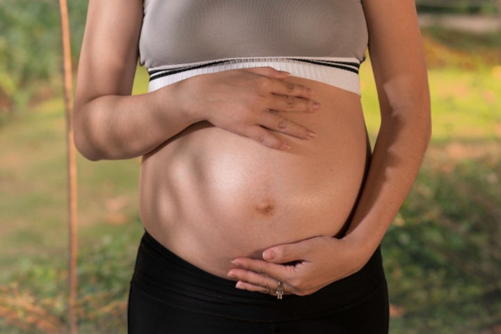 Bagaimana Bentuk Pusar saat Hamil 1 Bulan? Ini Jawabannya, Moms