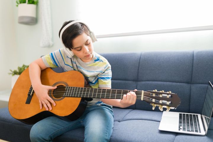 10 Ide Kado Natal untuk Anak Laki-Laki Remaja