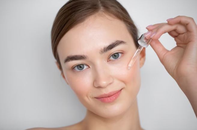 Jenis-jenis Serum Wajah dan Manfaatnya yang Perlu Moms Ketahui