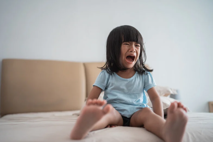 10 Cara Cerdas Menghadapi Anak Tantrum, Moms Wajib Tahu!