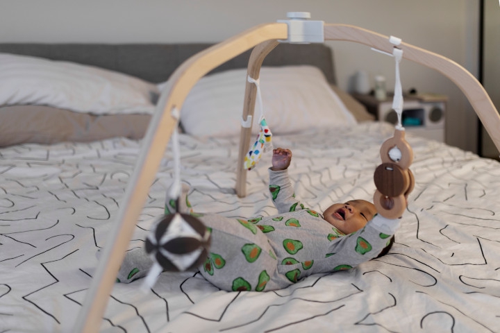 Manfaat Baby Gym untuk Bayi dan Mainan yang Direkomendasikan