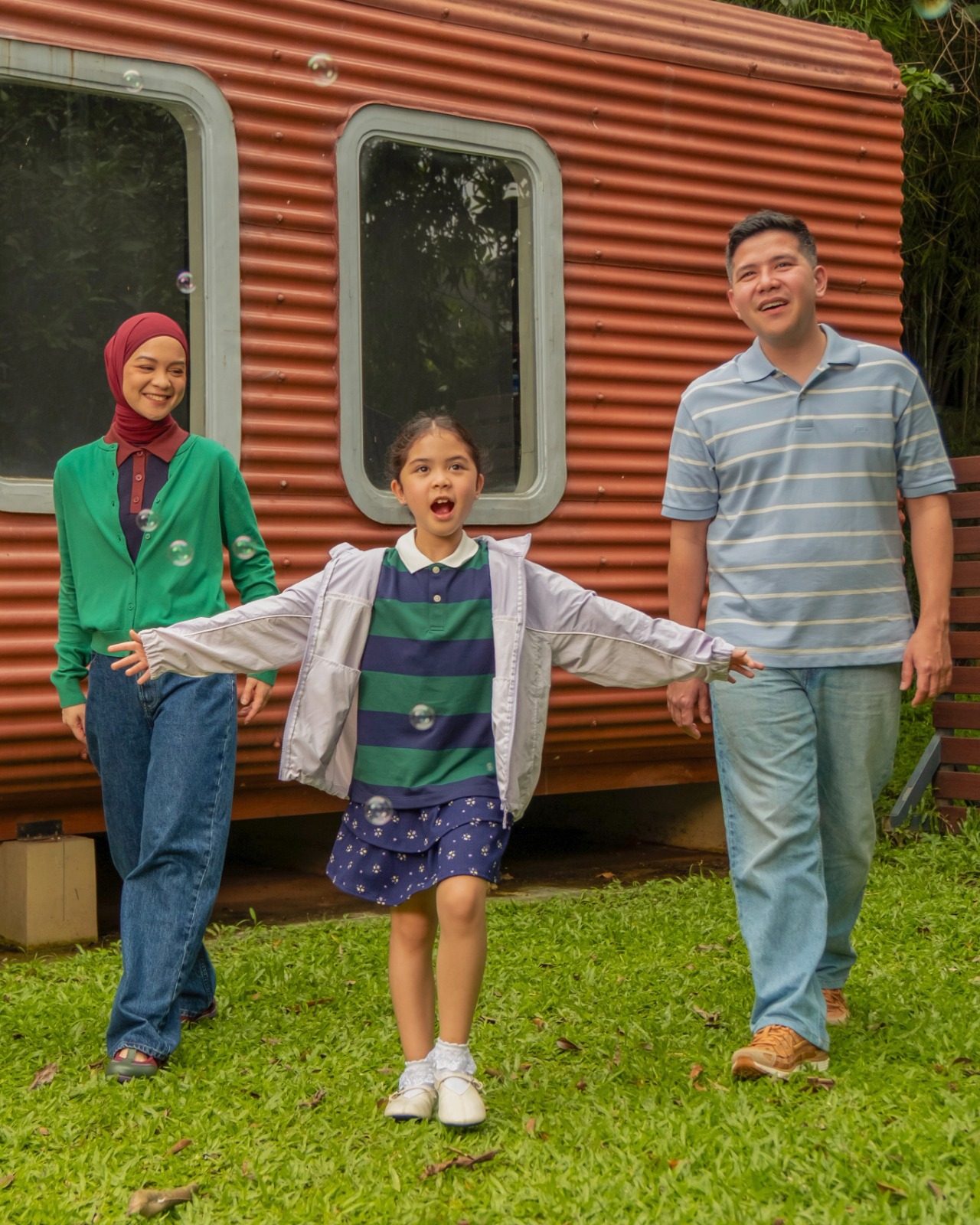 Keluarga Ibnu Jamil dan Ririn Ekawati