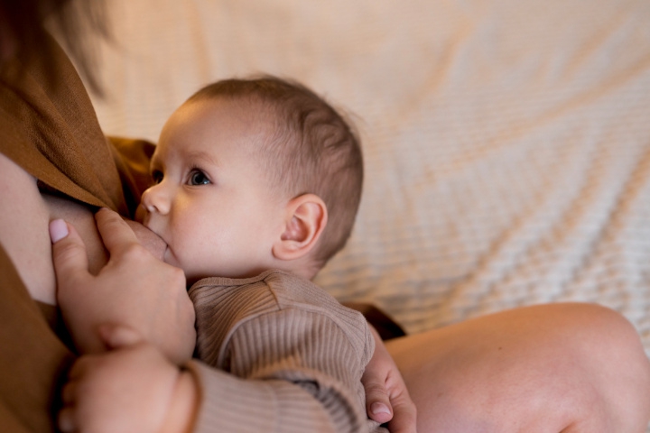 Kenapa Perut Bayi Keroncongan Padahal Sudah Minum ASI? Ini Penjelasannya, Moms
