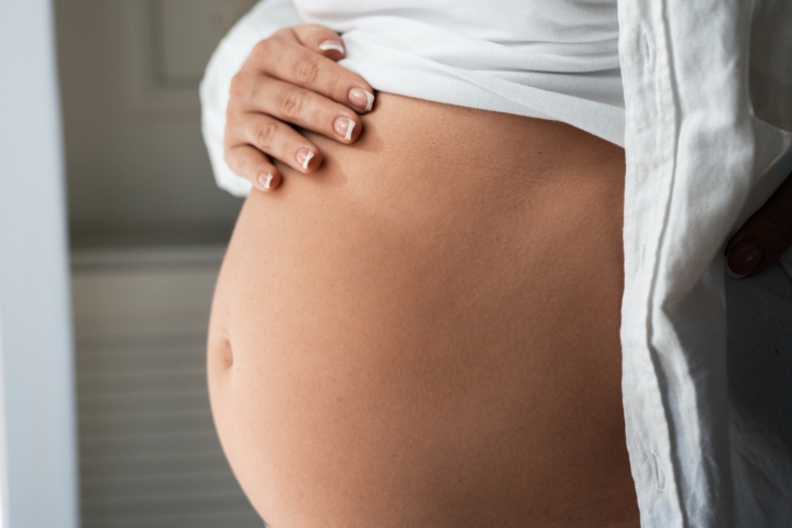 Begini Cara Membersihkan Pusar yang Benar saat Hamil
