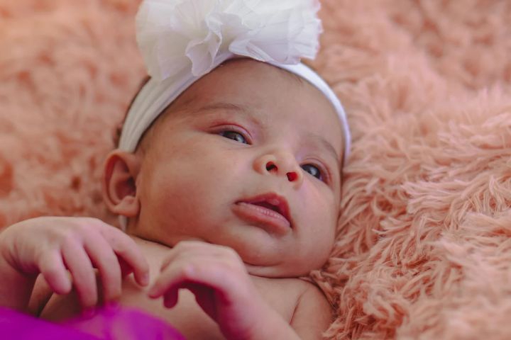 Kapan Bayi Mulai Bisa Melihat? Ini Tahap Perkembangan Penglihatan Bayi