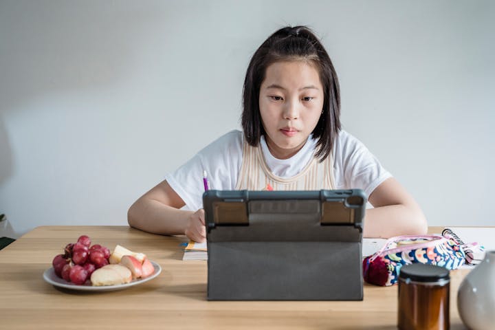 Peningkatan Penggunaan Tablet untuk Sarana Hiburan dan Belajar Anak