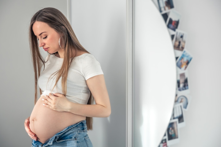 Keluar Lendir Hamil 9 Bulan Tetapi Tidak Mulas, Normal atau Tidak?