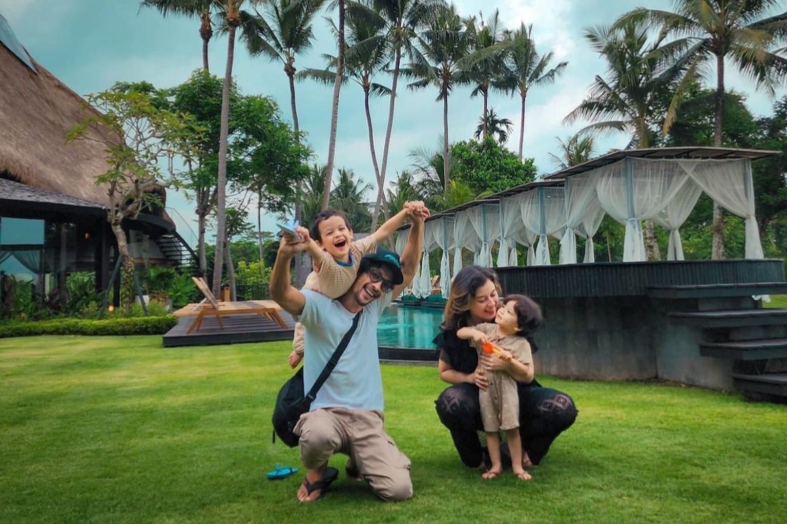 Potret Kebersamaan Keluarga Kimberly Ryder dan Edward Akbar