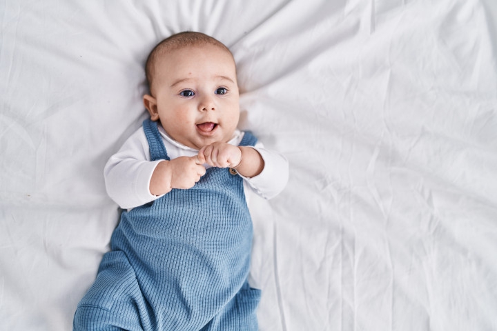 Ini Milestone Bayi 2 Bulan, Si Kecil Sudah Bisa Apa Saja?