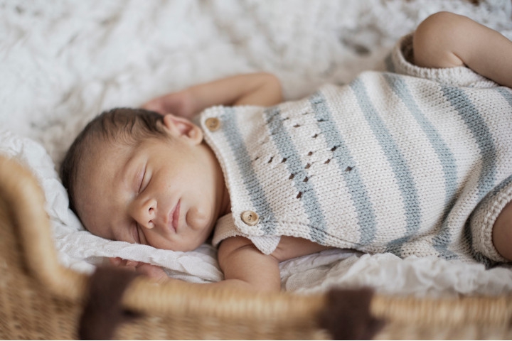 Bayi 2 Bulan Tidur Terus, Normalkah?