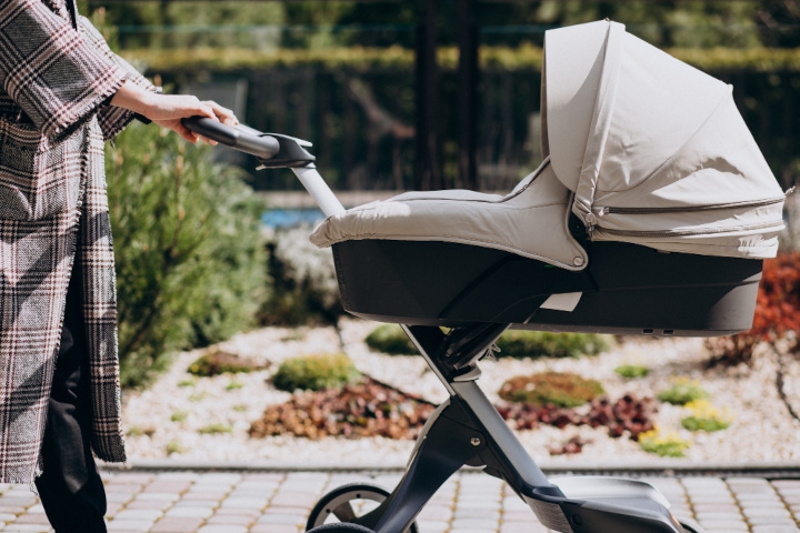 Panduan Memilih Stroller Bayi Terbaik yang Aman, Nyaman, dan Tips Merawatnya