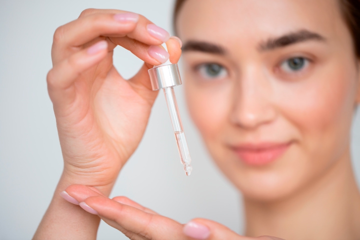 Rekomendasi Serum Retinol yang Aman untuk Pemula