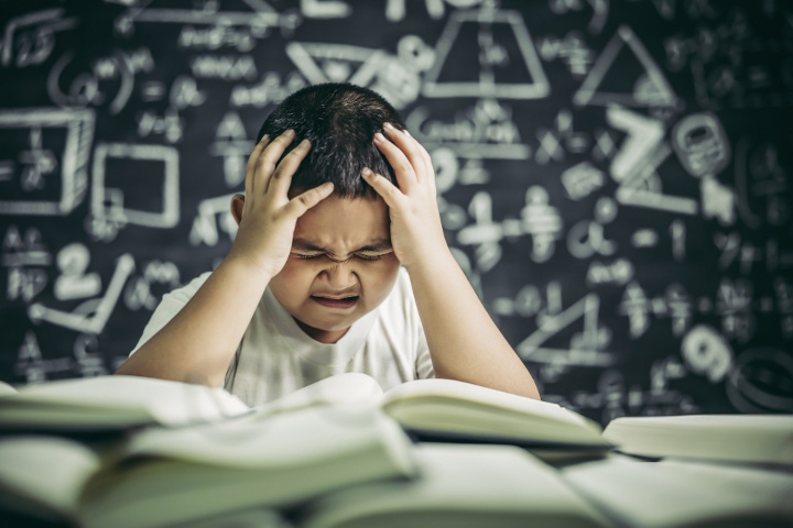 Anak Takut Ujian Sekolah? Ini Cara Membantunya dengan Tenang