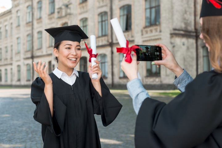 40 Ucapan Wisuda untuk Anak Perempuan yang Penuh Doa dan Harapan