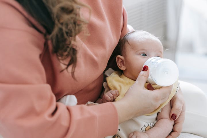 Ini Takaran Susu Formula untuk Bayi Baru Lahir, Jangan Sampai Keliru!