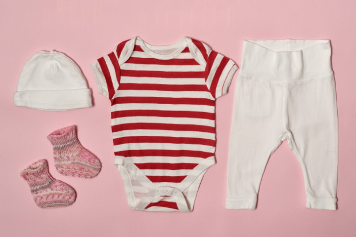 Ini 5 Jenis Pakaian yang Diperlukan Bayi Baru Lahir