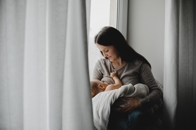 Ini 6 Manfaat Sehat Memberikan ASI bagi Moms