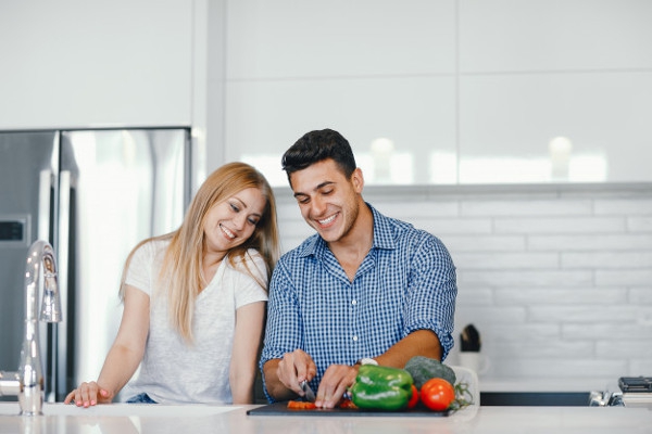 Tips Kencan di Rumah dengan Pasangan