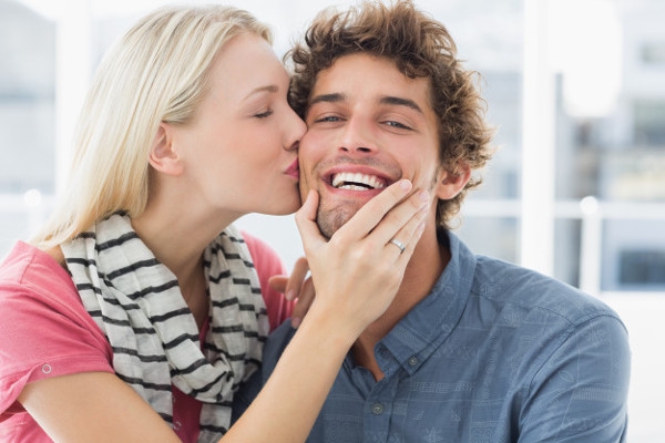 Buat Para Dads, Ini 10 Cara untuk Membahagiakan Istri Anda