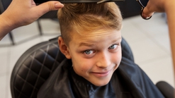 15 Model Rambut Anak Cowok Terbaru: Rapi, Keren, dan Sesuai Aturan Sekolah